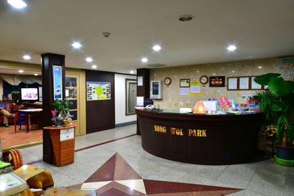 Songwol Park Motell Sokcho Exteriör bild
